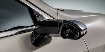 Lexus ES получил видеозеркала